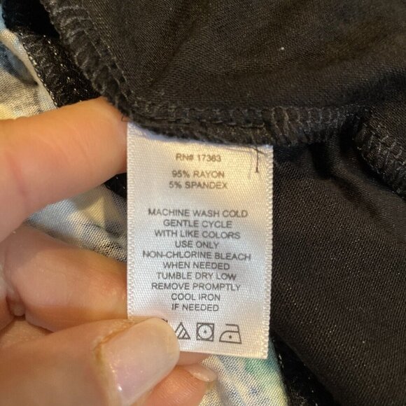 Ellen Tracy Women's Floral Maxi Dress Size S Halter Shark Bite Hem Stretch Boho - Picture 12 of 16